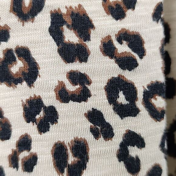 Chico's Leopard Print Bracelet Sleeve Tab Top Blouse Cotton Modal Blend Size L - Picture 8 of 10